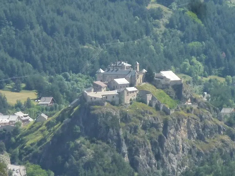 Skis Aux Pieds Station 1600 Sun Vallee Puy-Saint-Vincent