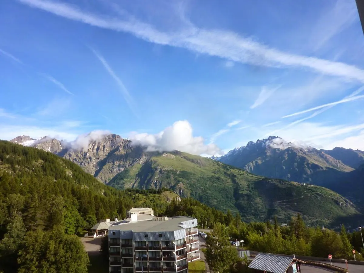 Skis Aux Pieds Station 1600 Sun Vallee location